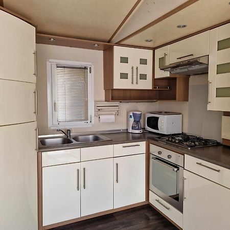 Camping Le Clos De Balleroy Bagian luar foto