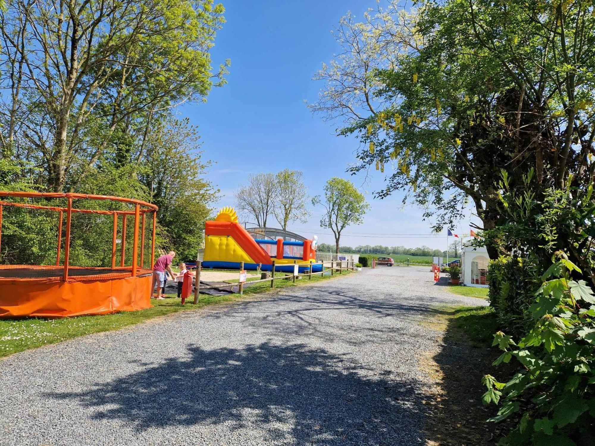 Camping Le Clos De Balleroy Bagian luar foto