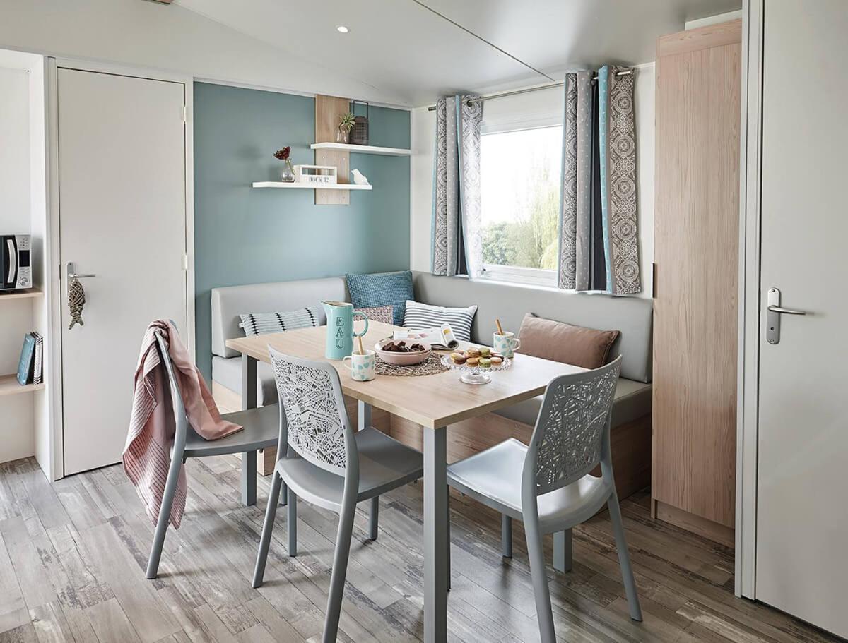 Camping Le Clos De Balleroy Bagian luar foto