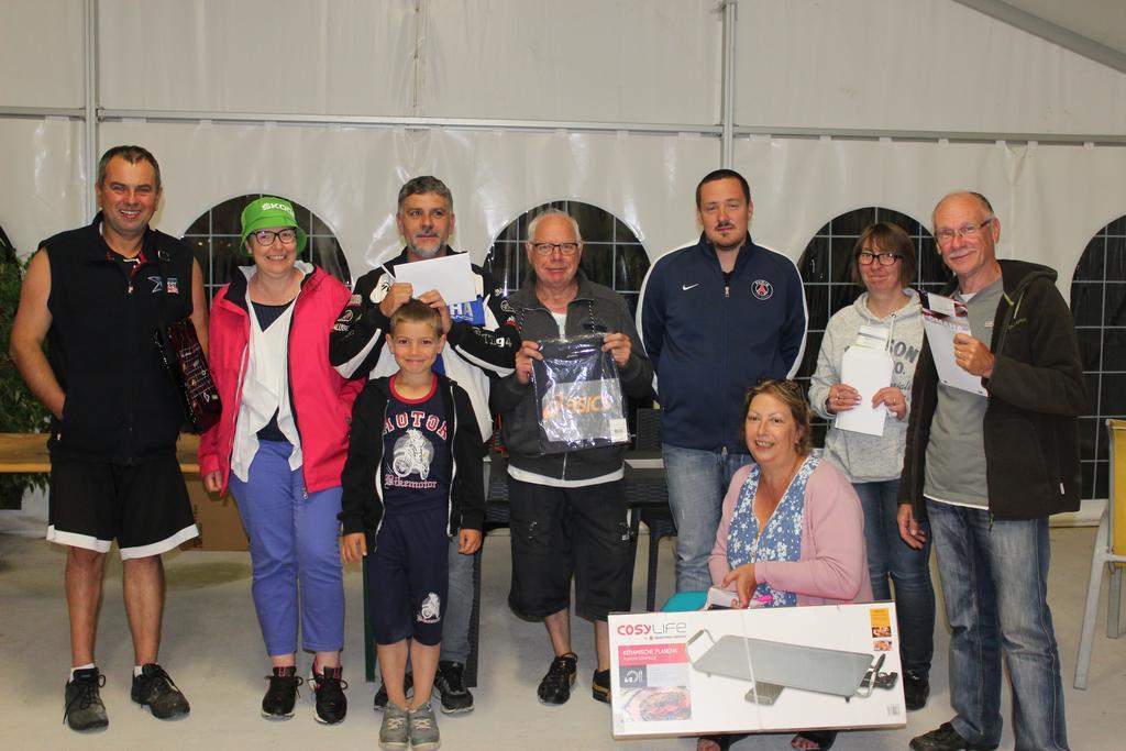 Camping Le Clos De Balleroy Bagian luar foto