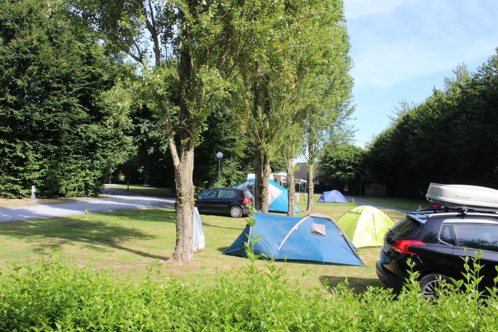Camping Le Clos De Balleroy Bagian luar foto