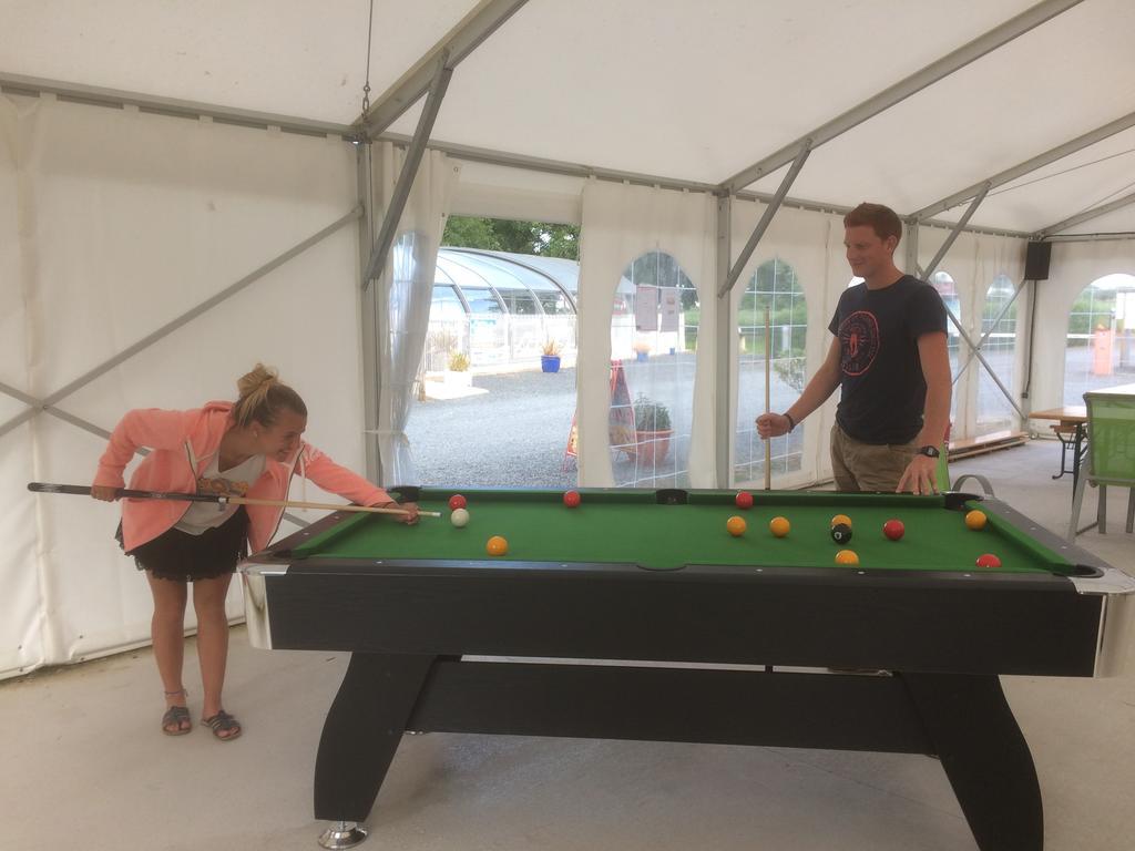 Camping Le Clos De Balleroy Bagian luar foto