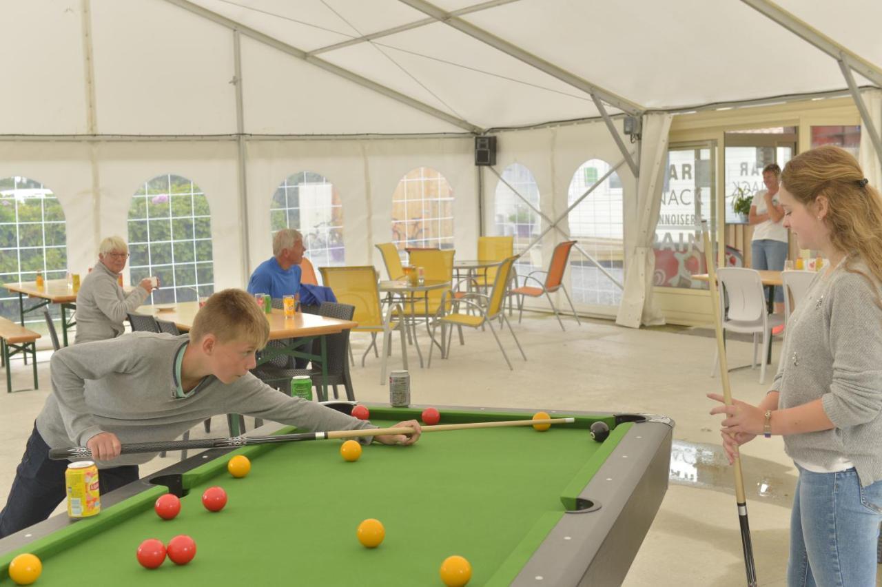 Camping Le Clos De Balleroy Bagian luar foto
