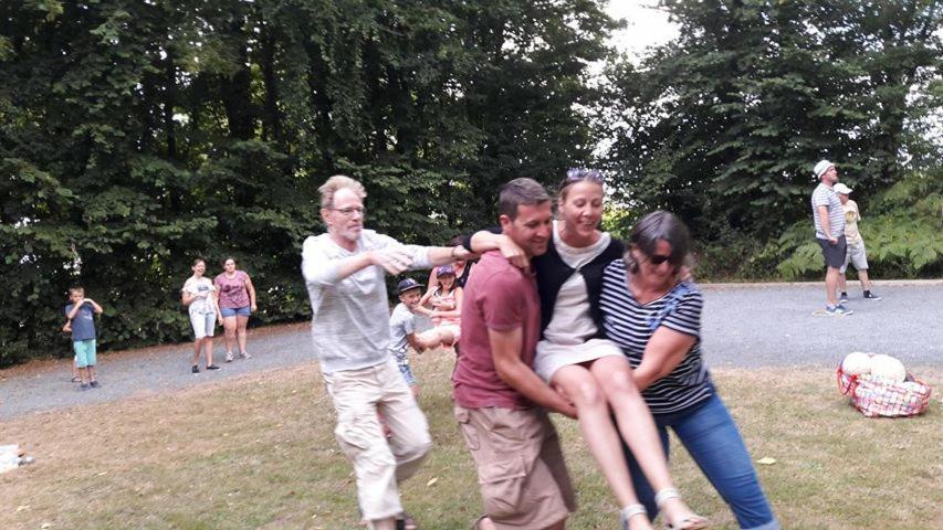 Camping Le Clos De Balleroy Bagian luar foto