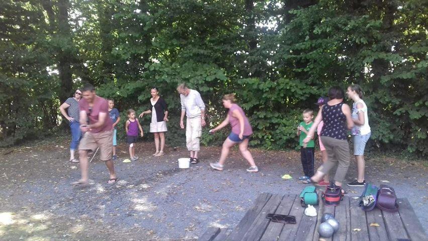 Camping Le Clos De Balleroy Bagian luar foto